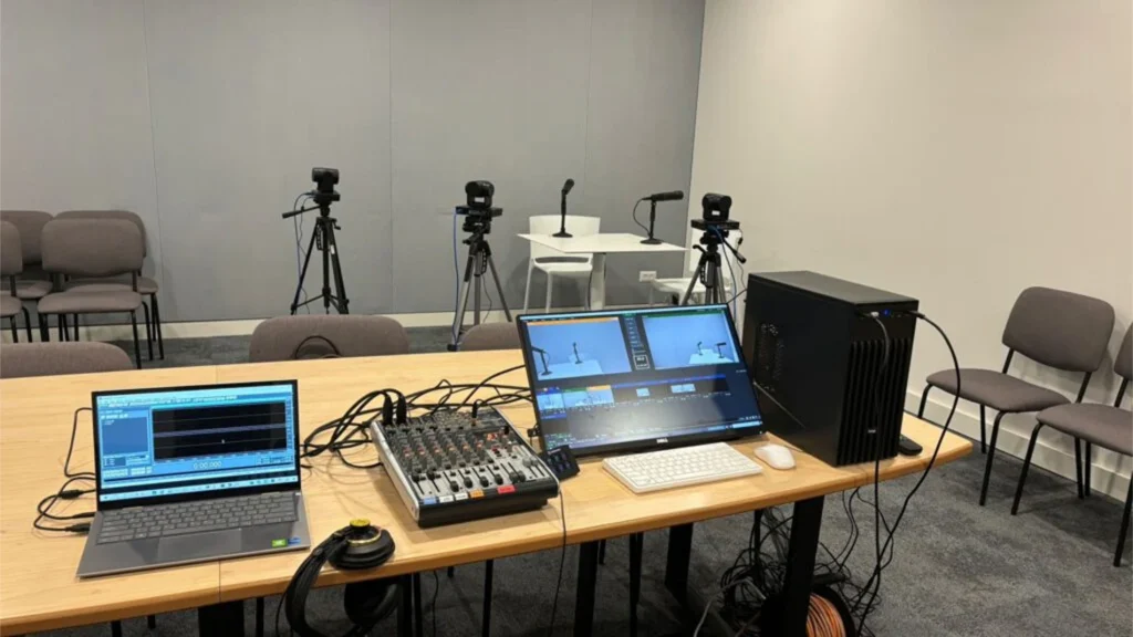 Mobile studio