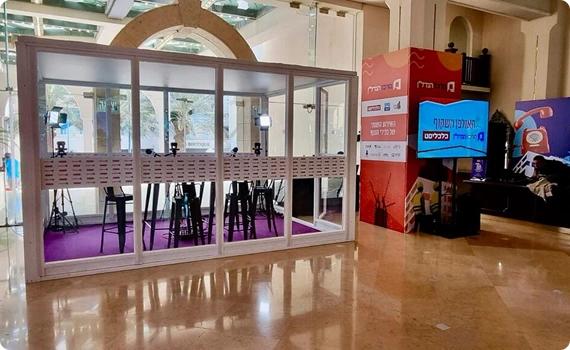 Transparent studio for the Eilat real estate